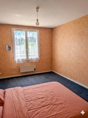 Maison 3 chambres avec jardin et garage proche Avignon 220 000 € H.A.I.*