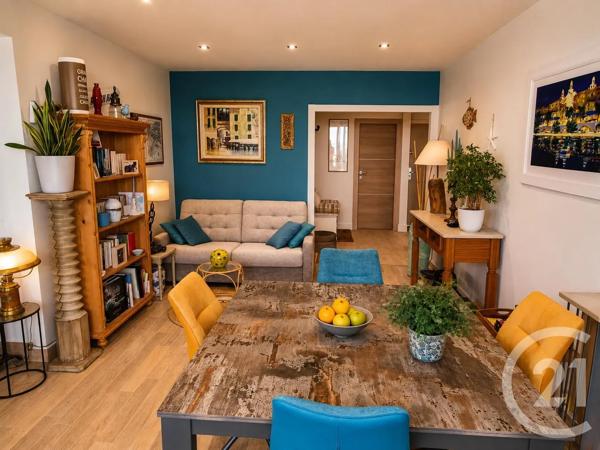 Appartement F4 à vendre  4 pièces - 93,12 m 2   DONVILLE LES BAINS  - 50