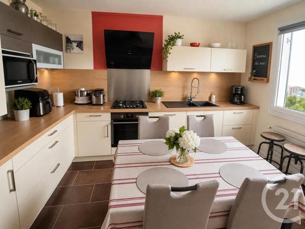 Appartement F4 à vendre  4 pièces - 93,12 m 2   DONVILLE LES BAINS  - 50