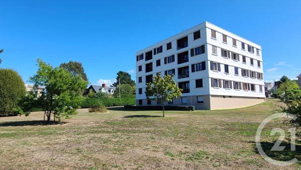 Appartement F4 à vendre  4 pièces - 93,12 m 2   DONVILLE LES BAINS  - 50