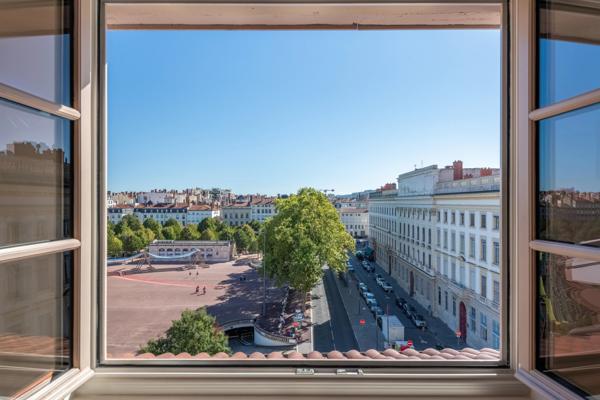 EXCLUSIVITE - BELLECOUR - Dernier étage appartement de 51,31m² - 1 chambre