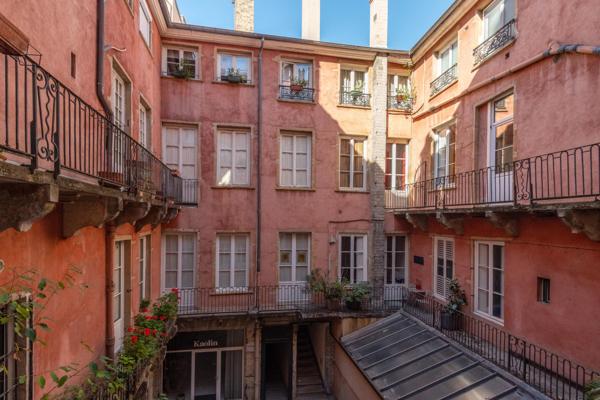 EXCLUSIVITE - BELLECOUR - Dernier étage appartement de 51,31m² - 1 chambre