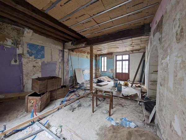 immeuble 3 appartements + local commercial (actuellement loué)