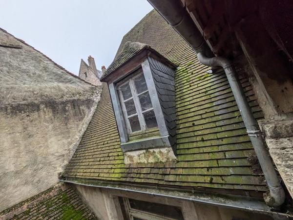 immeuble 3 appartements + local commercial (actuellement loué)