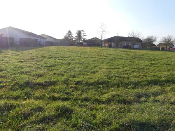 Terrain à bâtir de 1 152 m² - viabilisé et libre constructeur et hors lotissement