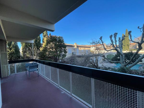 AIX EN PROVENCE - APPARTEMENT DE TYPE 4 - CLIMATISE ET MEUBLE - 98 m²