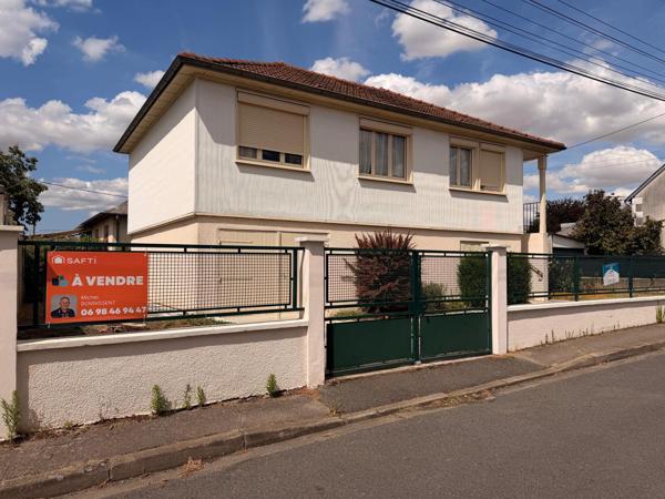Maison deux chambres sur sous sol, à proximité du centre ville
