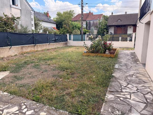 Maison deux chambres sur sous sol, à proximité du centre ville