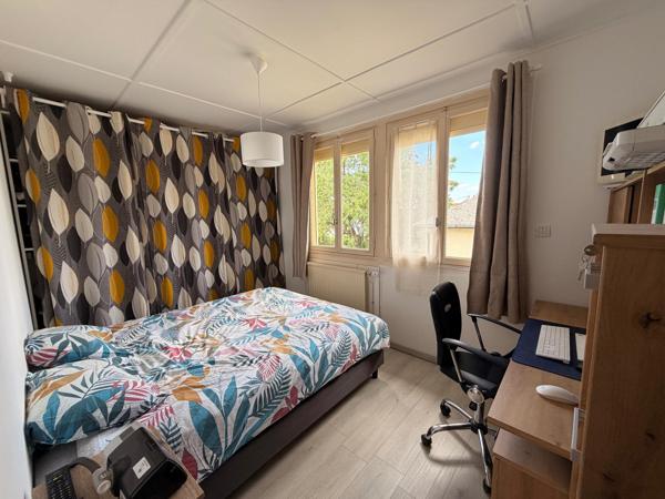 Maison deux chambres sur sous sol, à proximité du centre ville