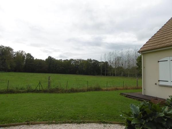 pavillon de 90 m2 de 2007. Plain-pied 3 ch garage 1300 m2 de terrain