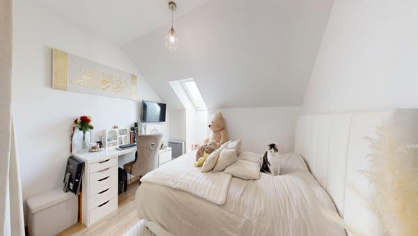 Maison INDIVIDUELLE VAUREAL avec 3 chambres garage et terrain.