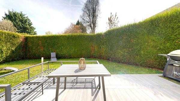 Maison INDIVIDUELLE VAUREAL avec 3 chambres garage et terrain.