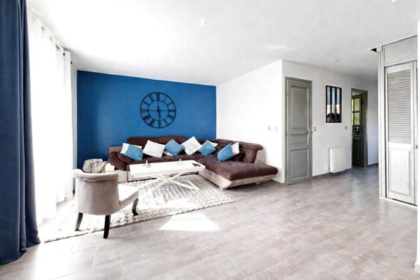 Maison INDIVIDUELLE VAUREAL avec 3 chambres garage et terrain.