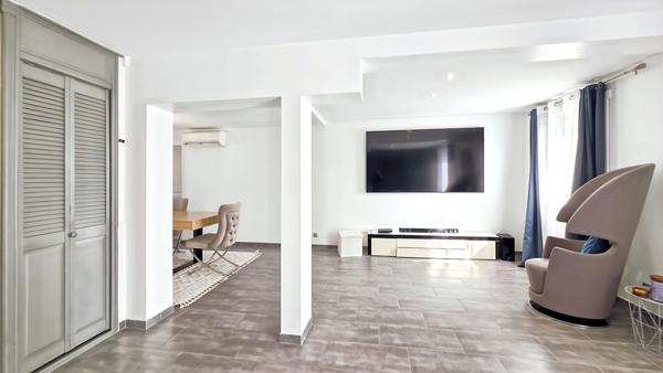 Maison INDIVIDUELLE VAUREAL avec 3 chambres garage et terrain.