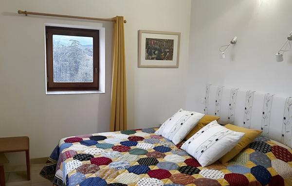 Exceptionnel : Grande maison en pierre dans les remparts de Grane !