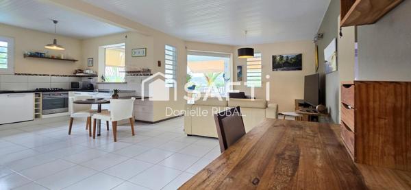 VILLA avec studio indépendant.