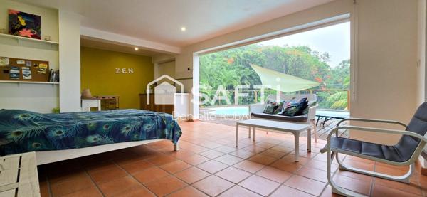 VILLA avec studio indépendant.