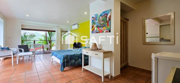 VILLA avec studio indépendant.