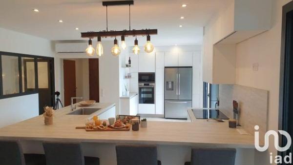 Maison 5 pièces de 207 m² à La Garde-Freinet (83680)