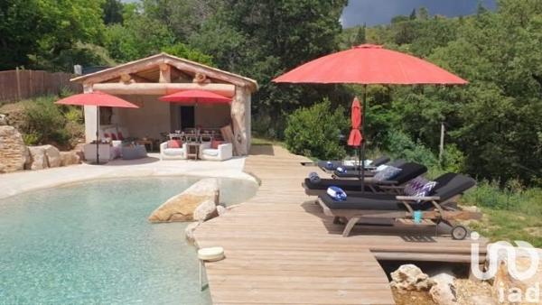 Maison 5 pièces de 207 m² à La Garde-Freinet (83680)