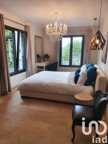 Maison 5 pièces de 207 m² à La Garde-Freinet (83680)