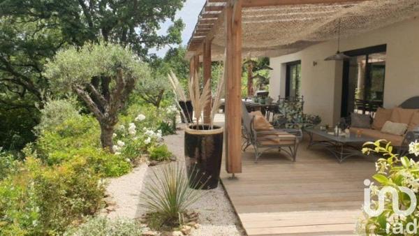 Maison 5 pièces de 207 m² à La Garde-Freinet (83680)