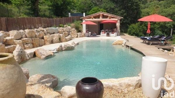 Maison 5 pièces de 207 m² à La Garde-Freinet (83680)