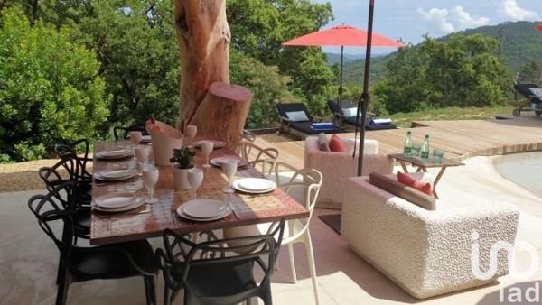 Maison 5 pièces de 207 m² à La Garde-Freinet (83680)