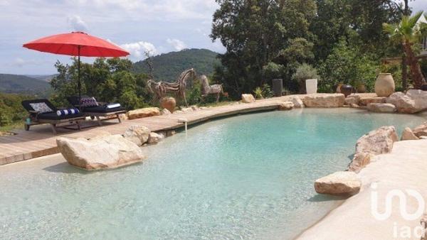 Maison 5 pièces de 207 m² à La Garde-Freinet (83680)