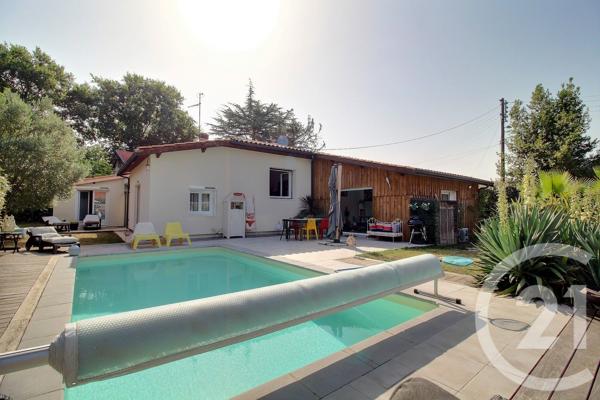 Maison à vendre  7 pièces - 177,27 m 2   PESSAC  - 33