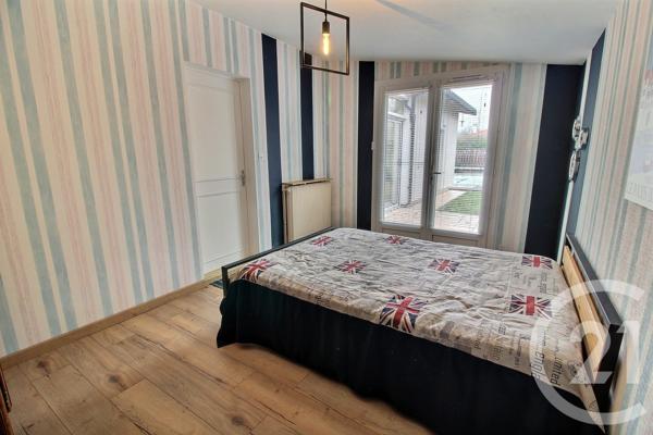 Maison à vendre  7 pièces - 177,27 m 2   PESSAC  - 33