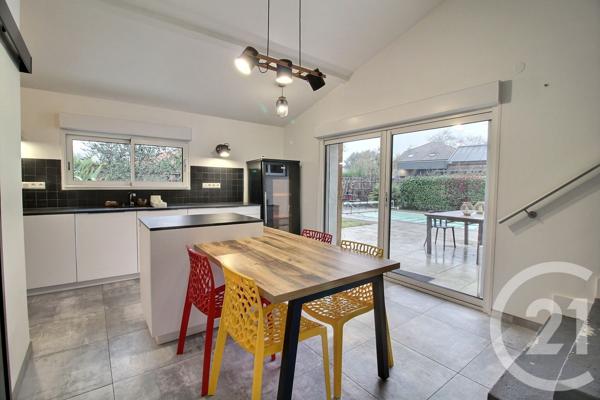 Maison à vendre  7 pièces - 177,27 m 2   PESSAC  - 33