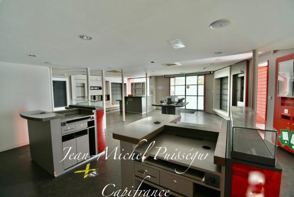 Immeuble de 450m2 à vendre SAINT GAUDENS (31), Local Commercial & 6 Appartements