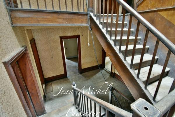 Immeuble de 450m2 à vendre SAINT GAUDENS (31), Local Commercial & 6 Appartements