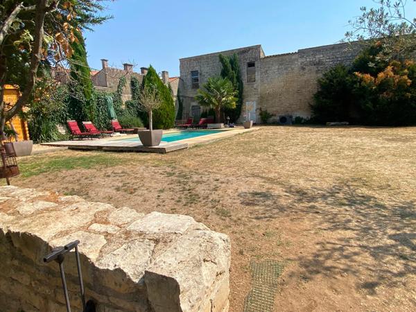 LUCON (85)- COEUR DE VILLE - DEMEURE BOURGEOISE XIX D'EXCEPTION 5 CHAMBRES AVEC PISCINE SUR PARC 1440M²