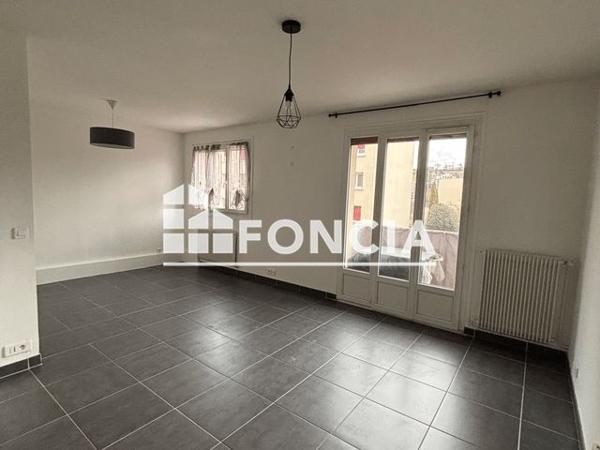Location Appartement 4 pièces 66 m² - 31 RUE DE TERRENOIRE Saint Etienne 42000