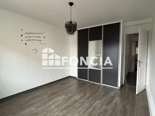 Location Appartement 4 pièces 66 m² - 31 RUE DE TERRENOIRE Saint Etienne 42000