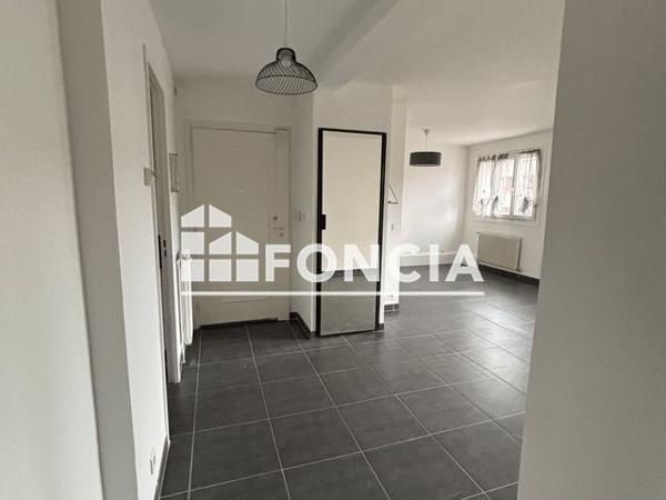 Location Appartement 4 pièces 66 m² - 31 RUE DE TERRENOIRE Saint Etienne 42000