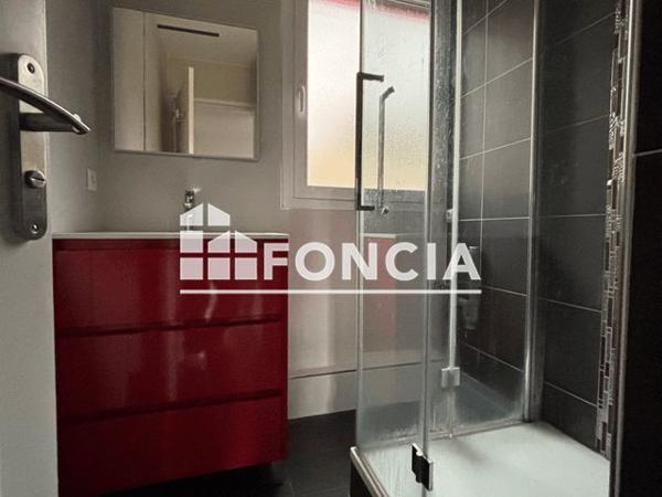 Location Appartement 4 pièces 66 m² - 31 RUE DE TERRENOIRE Saint Etienne 42000