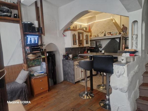 NANS LES PINS MAISON DE VILLAGE T3