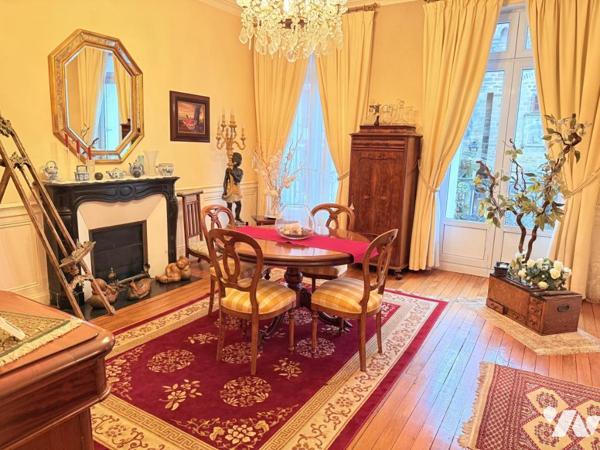 A VENDRE 56 VANNES CENTRE VILLE APPT T5 153 m² AVEC DU CACHET TERRASSE GARAGE