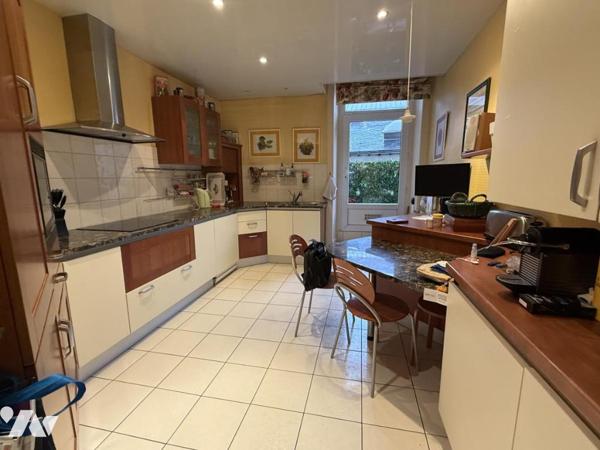 A VENDRE 56 VANNES CENTRE VILLE APPT T5 153 m² AVEC DU CACHET TERRASSE GARAGE