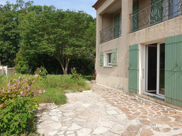 Location                                                      Villa
                        
                     5 pièces                      140 m2                     à Saint-Jean-de-Védas