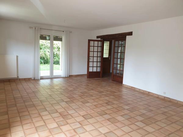 Location                                                      Villa
                        
                     5 pièces                      140 m2                     à Saint-Jean-de-Védas