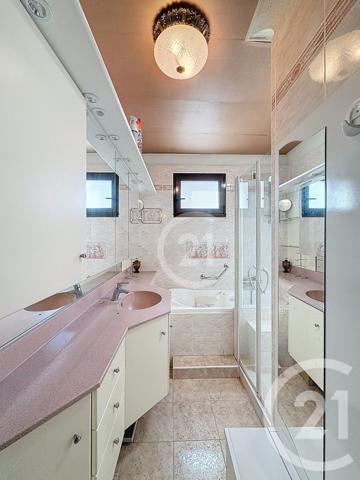 Maison à vendre  6 pièces - 205,34 m2 ARLES - 13