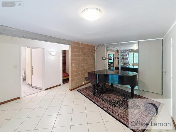 Maison à vendre à Divonne-les-Bains dans l'Ain (01220), ref : 01047-661