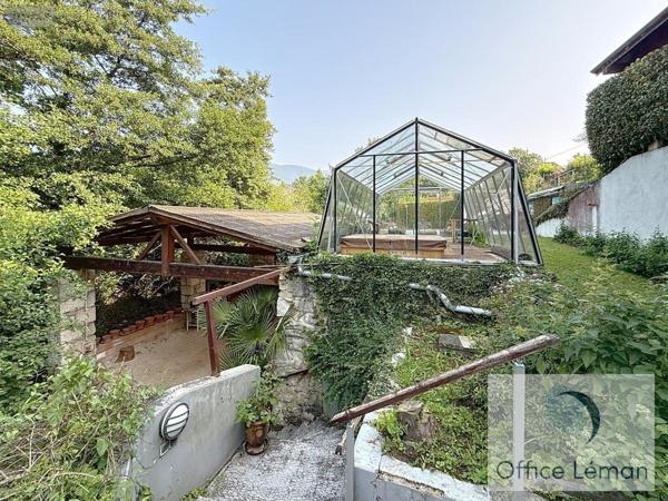 Maison à vendre à Divonne-les-Bains dans l'Ain (01220), ref : 01047-661