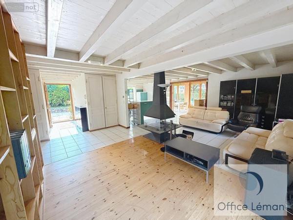 Maison à vendre à Divonne-les-Bains dans l'Ain (01220), ref : 01047-661