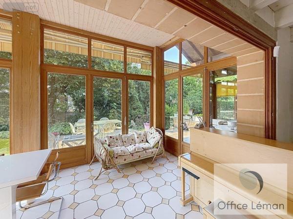 Maison à vendre à Divonne-les-Bains dans l'Ain (01220), ref : 01047-661