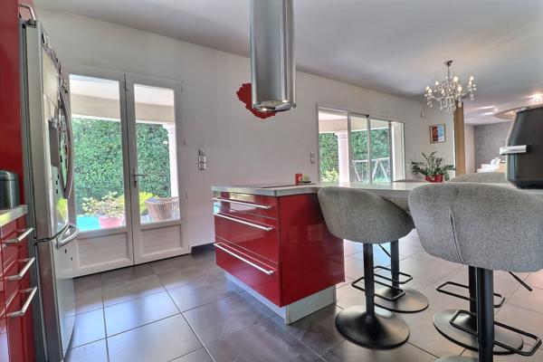 Maison individuelle T4 avec piscine.